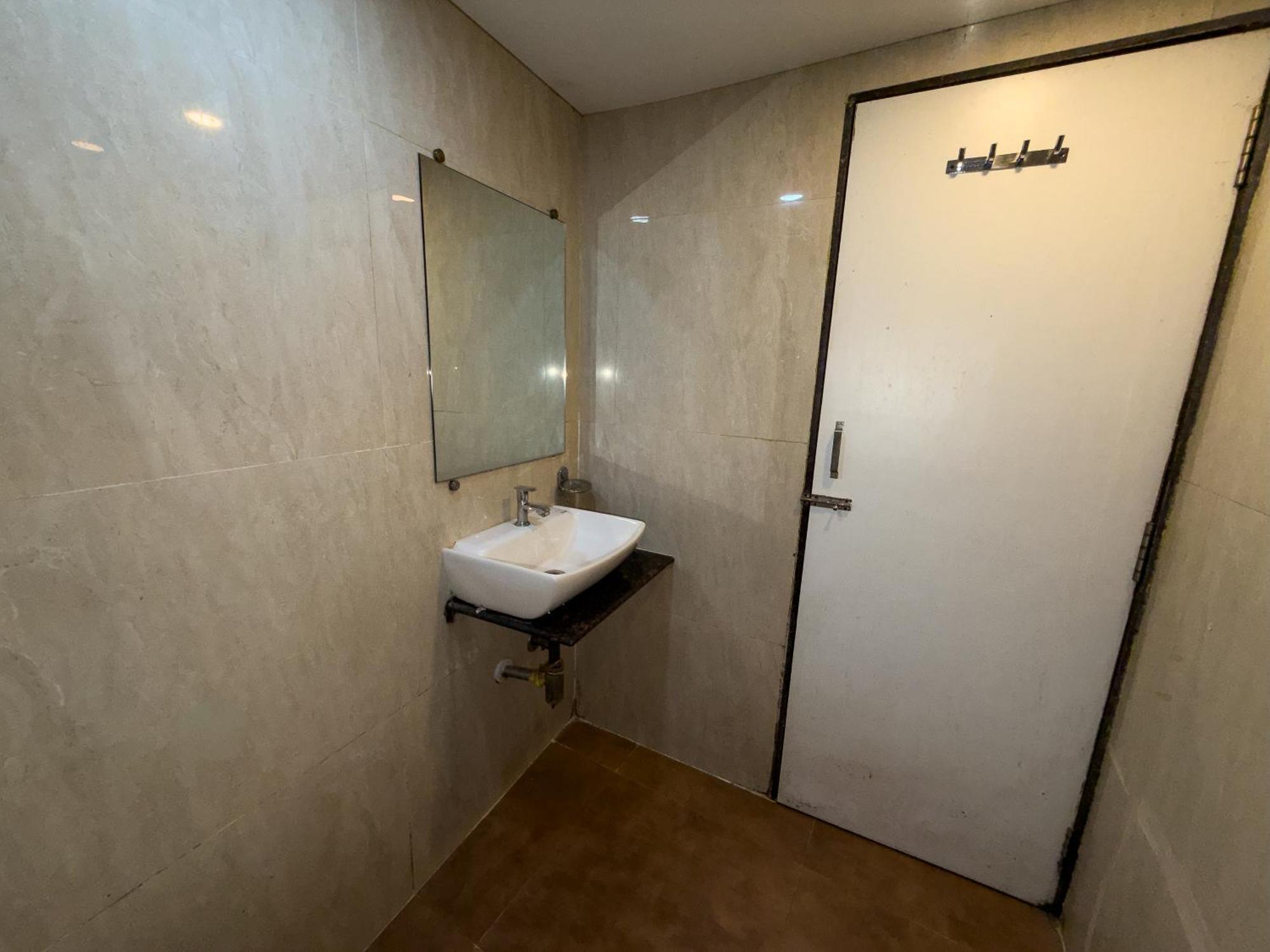Hotel Hometown Near Us Embassy Bkc - Mumbai — Photos 3